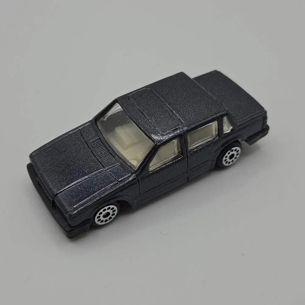 Vintage Volvo 760 GLE Toy Car Metallic Black D 84 Plastic Model Sedan